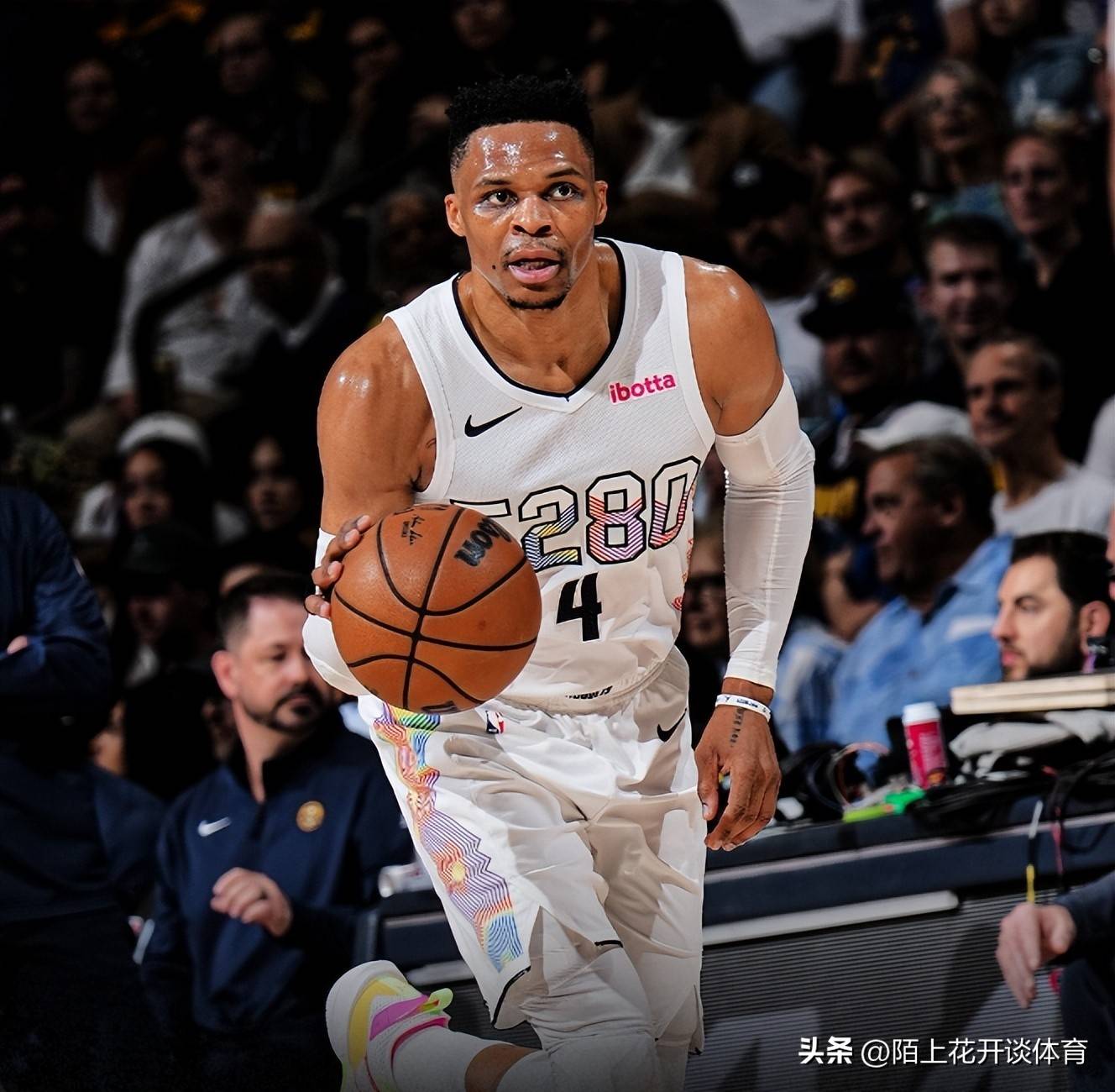 九游体育app-穆雷重要时刻重返赛场，皇家马德里带队取胜！赛场气氛高涨的简单介绍